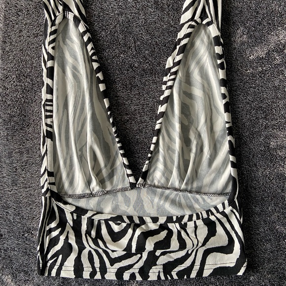 shein zebra patterned halter neck top - Picture 2 of 5